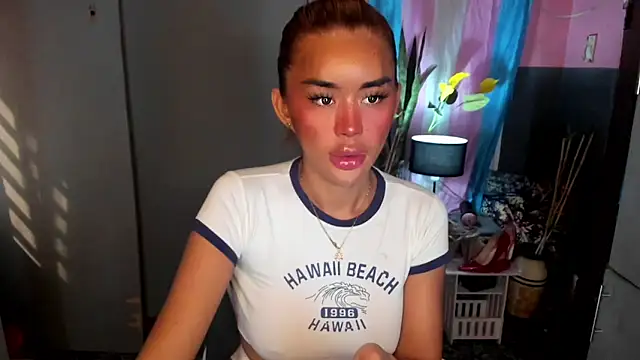QuiinMollyXxX online show from May 26, 12:21 am