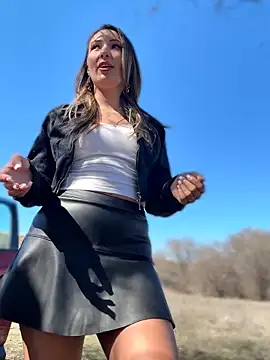 LetsFunKARINA online show from March 29, 5:39 am