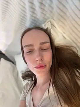 Kira Quinn online show from February 11, 7:54 am