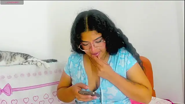 moana taylor online show from May 17, 11:09 am