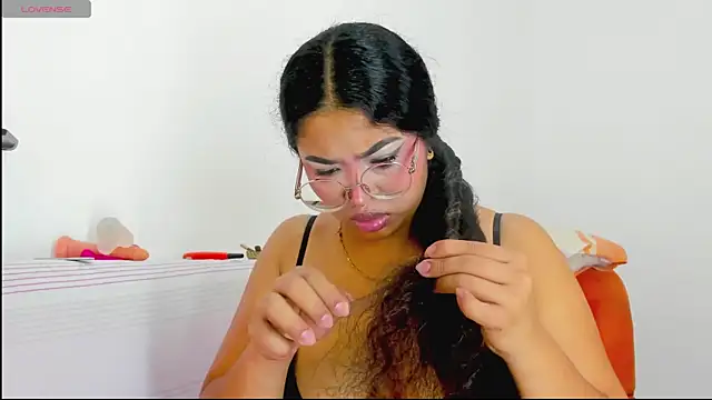 moana taylor online show from May 5, 12:08 pm