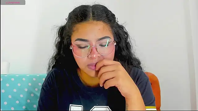 moana taylor online show from May 12, 10:22 am