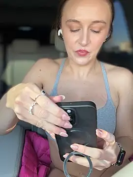 lunagirl13 online show from December 4, 7:03 pm