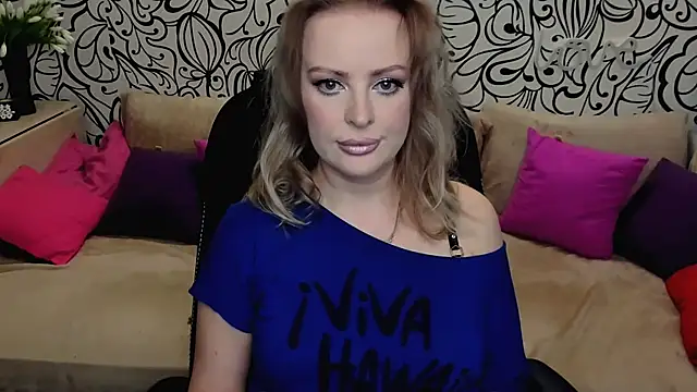 Hotdreamhere online show from May 13, 4:40 am