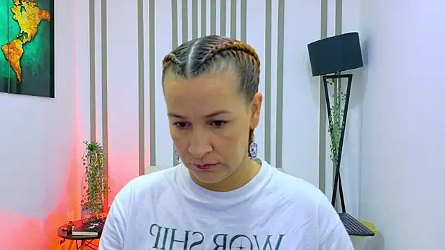 Britney taylor  online show from November 20, 6:31 pm