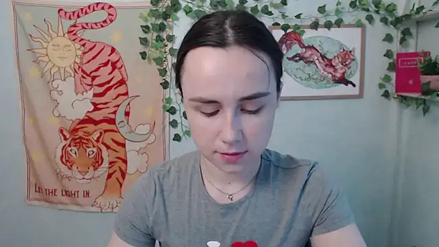 VeryVeryVeryShy  online show from May 23, 6:01 am