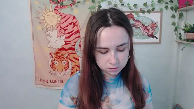 VeryVeryVeryShy  online show from May 15, 6:38 am