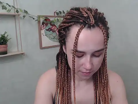 VeryVeryVeryShy  online show from May 12, 5:59 am