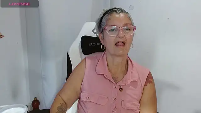 bety-cum2 online show from April 29, 10:51 am