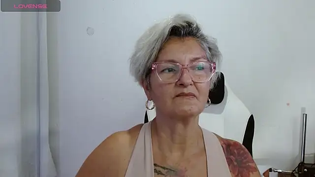 bety-cum2 online show from May 5, 11:41 pm