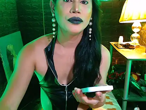 sweetsinner xx online show from November 3, 9:41 pm