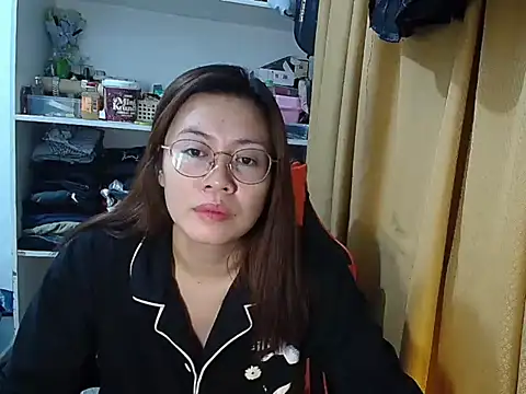 crizzybel online show from May 3, 9:40 pm