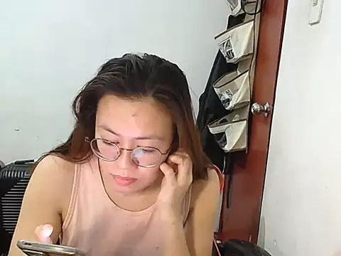 crizzybel online show from May 19, 1:56 am
