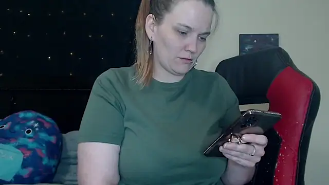 Snapshot of ToxicLilly chatting on December 2, 8:59 am ToxicLilly online show from December 2, 8:59 am