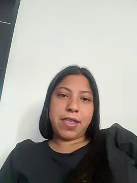 Leylafourniert online show from May 16, 7:24 pm