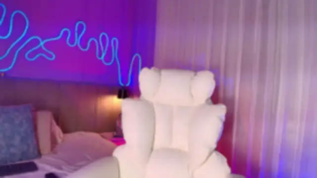 Sofly s online show from March 18, 11:59 am