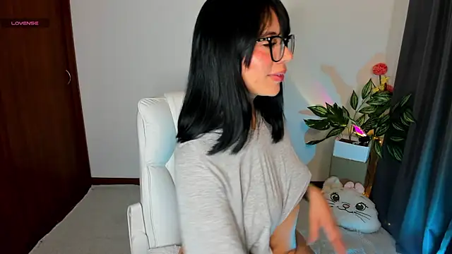 Silvanna-Moree online show from April 7, 2:19 pm