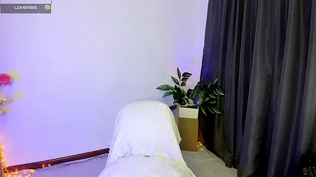 Silvanna-Moree online show from November 14, 4:51 pm