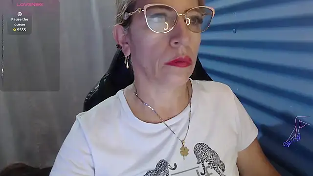 Chayla Ruiz online show from May 2, 9:29 pm