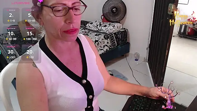 Chayla Ruiz online show from October 27, 7:52 pm