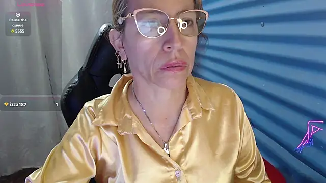 Chayla Ruiz online show from May 13, 2:56 pm