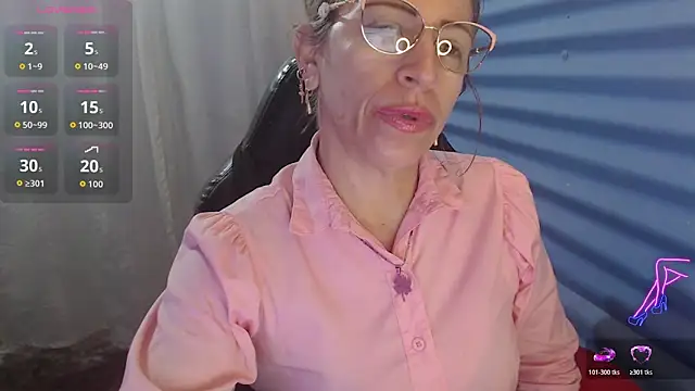 Chayla Ruiz online show from May 26, 1:32 pm