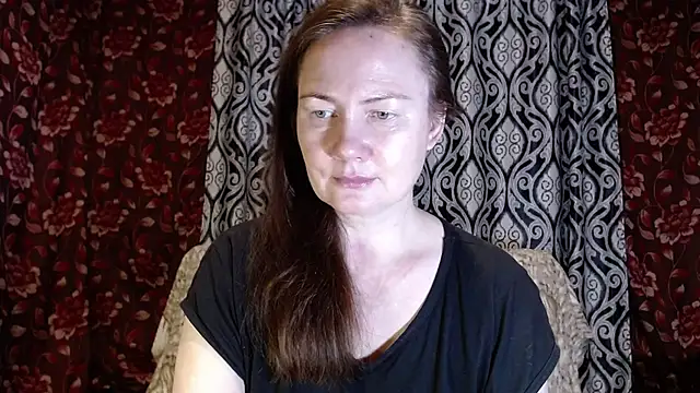 EmilyDoth online show from December 21, 4:44 pm