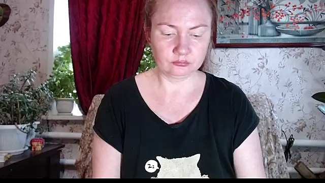 EmilyDoth online show from May 6, 8:18 am