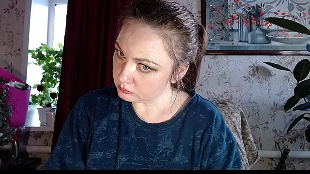 EmilyDoth online show from February 21, 10:27 am