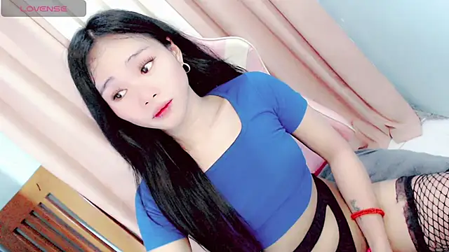 kylamooree online show from May 17, 11:42 am