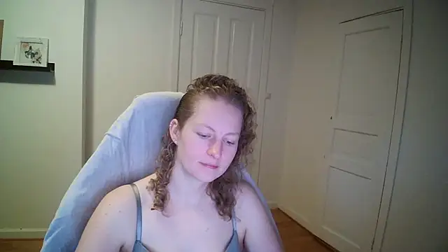 Girlnina-1995 online show from December 5, 10:49 am