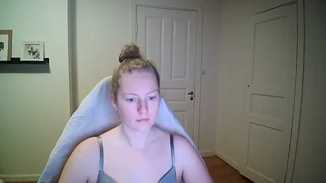 Girlnina-1995 online show from November 27, 7:06 pm