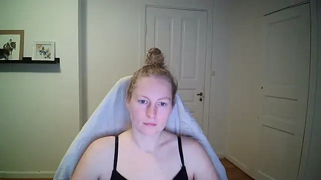 Girlnina-1995 online show from October 21, 11:25 am