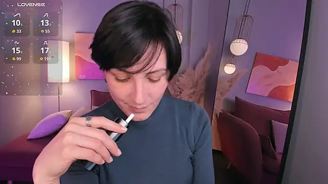 LorenDaze online show from May 8, 3:59 pm