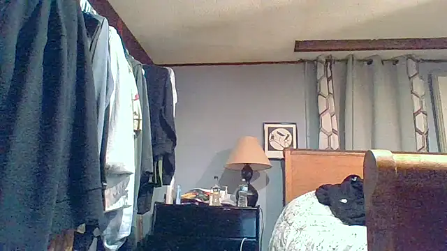 eatmeplease44 online show from October 12, 8:22 pm