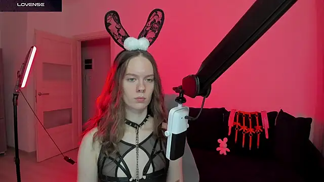 SharkyBaby online show from March 3, 5:30 pm