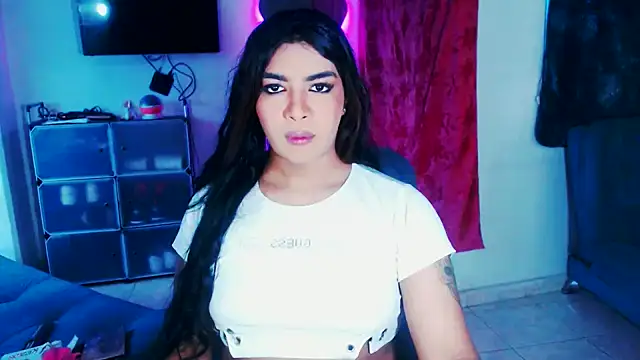 violet bigcock774 online show from May 4, 1:04 pm
