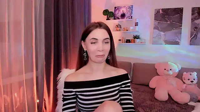 aPieceOfJoy online show from February 15, 4:04 am