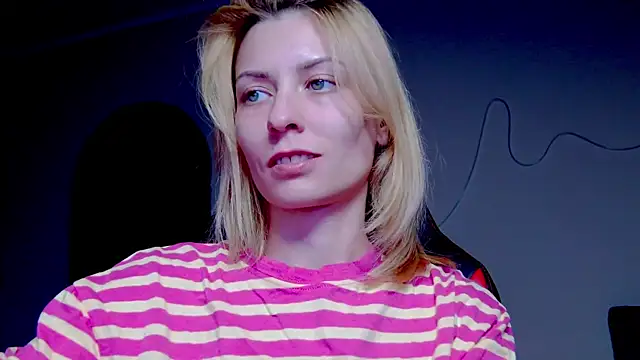 karo123421 online show from October 2, 8:25 pm