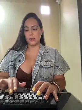 kendall 52 online show from May 19, 3:52 pm