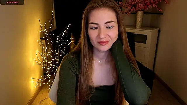 Adelyna Bird online show from May 14, 6:52 am