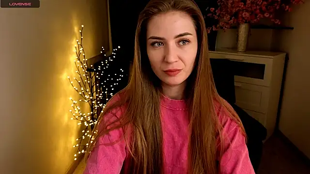 Adelyna Bird online show from May 7, 6:28 am