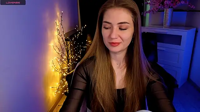 Adelyna Bird online show from May 8, 6:49 am