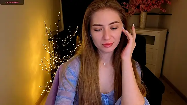 Adelyna Bird online show from May 10, 6:37 am