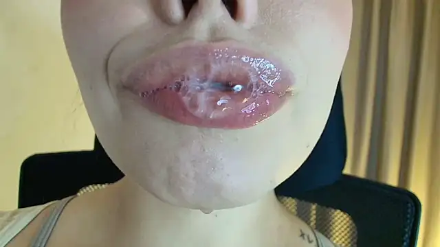 lisbet21x online show from May 22, 9:57 pm