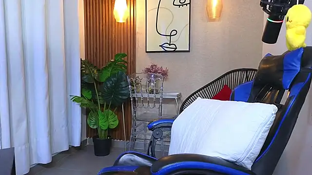 Kenya--Buhle online show from May 12, 4:24 pm