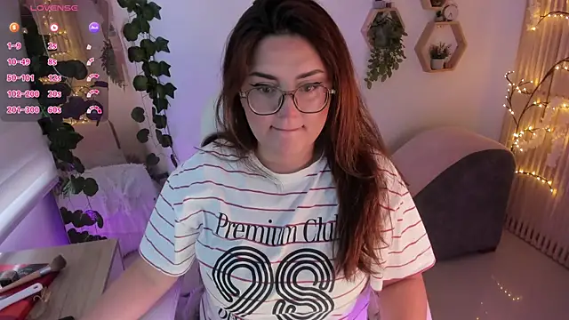 paulinacostello online show from October 16, 8:00 pm