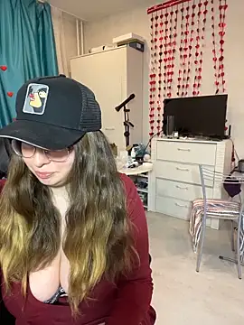 DienkaGreen online show from March 6, 5:08 pm