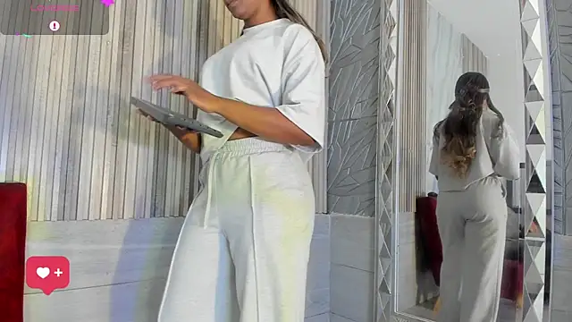 BriannaChelsea online show from May 9, 12:18 pm