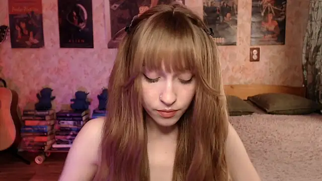 Friendly Ellie online show from May 14, 1:17 pm